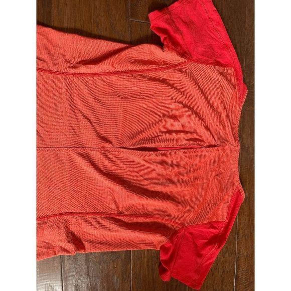 🍋LULULEMON Short Sleeve  Shirt *orange/red* Size Small - Picture 3 of 4